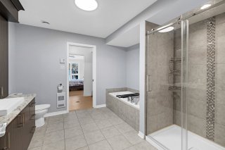 Salle de bains attenante à la CCP