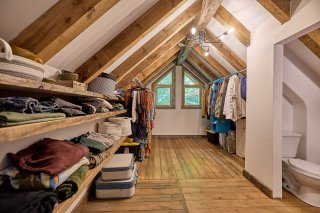 Walk-in closet