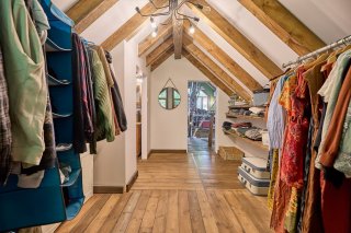 Walk-in closet
