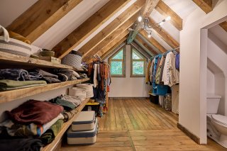 Walk-in closet