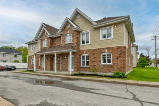 #101 - 36 Boul. Ste-Anne