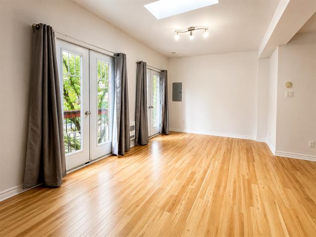 #1 - 3802 Rue Wellington