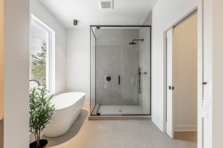 Salle de bains attenante à la CCP