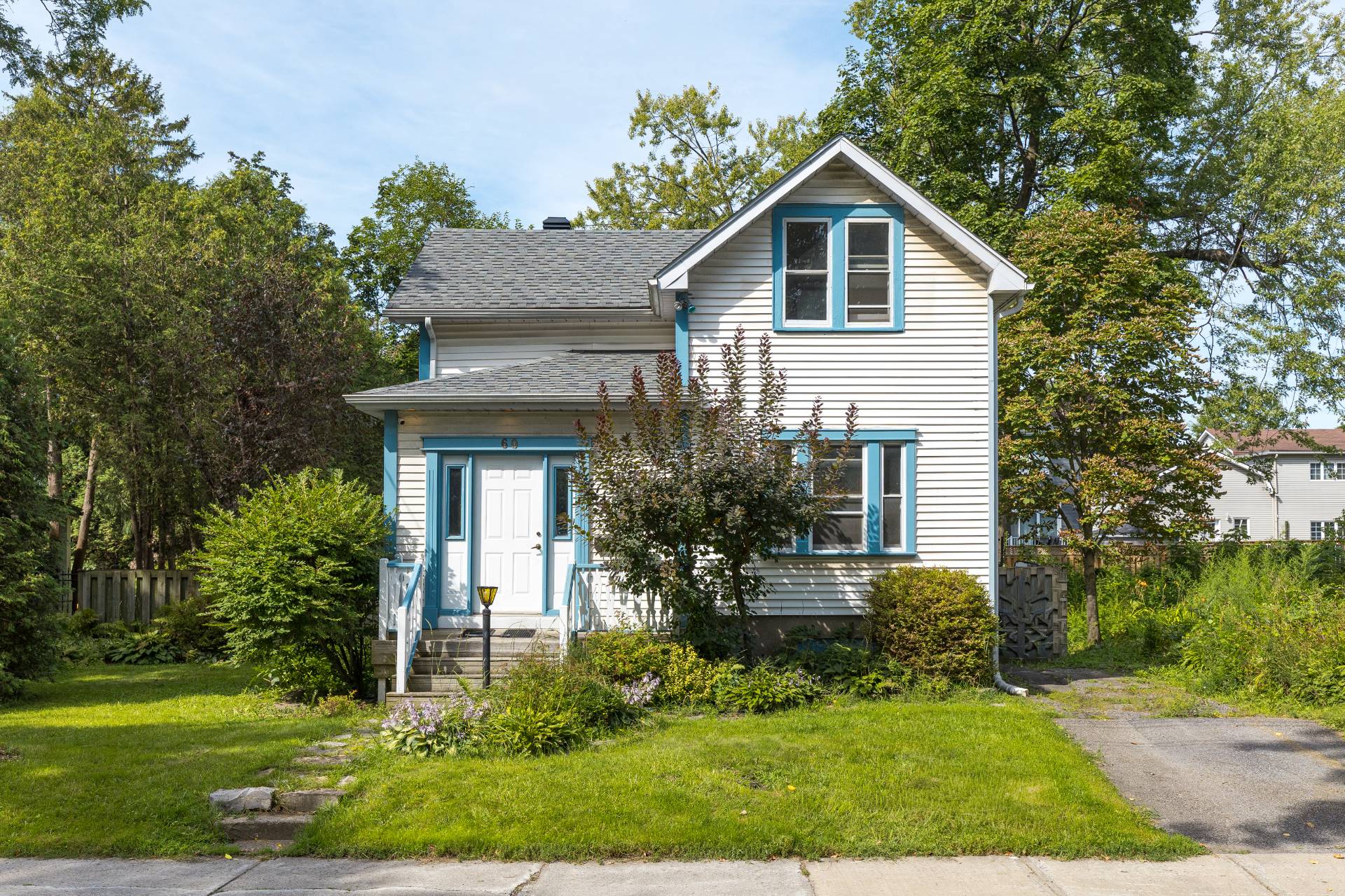 60 Av. Queen