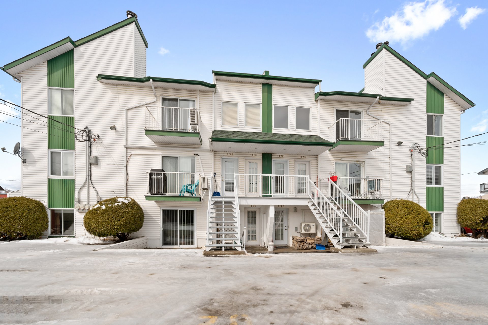 1206 Av. du Parc