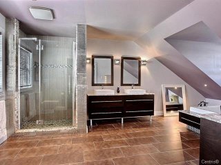 Salle de bains attenante à la CCP