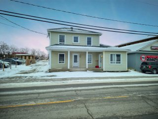 527 Rue St-Germain E.