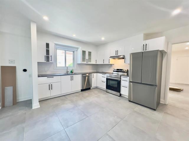 8397 Av. Pierre-De Coubertin