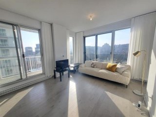 #1702 - 2300 Rue Tupper