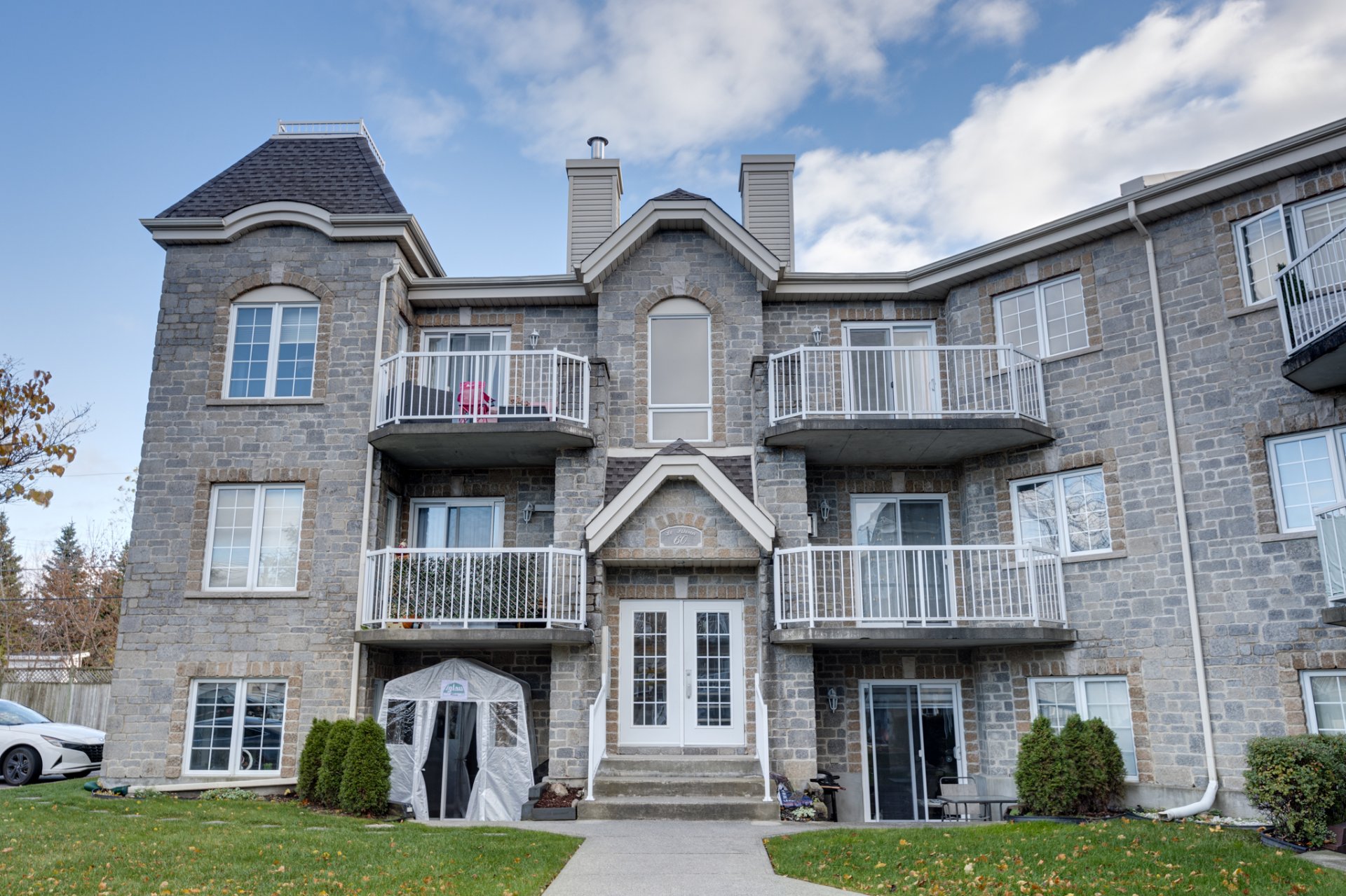 #6 - 60 Rue Lespérance