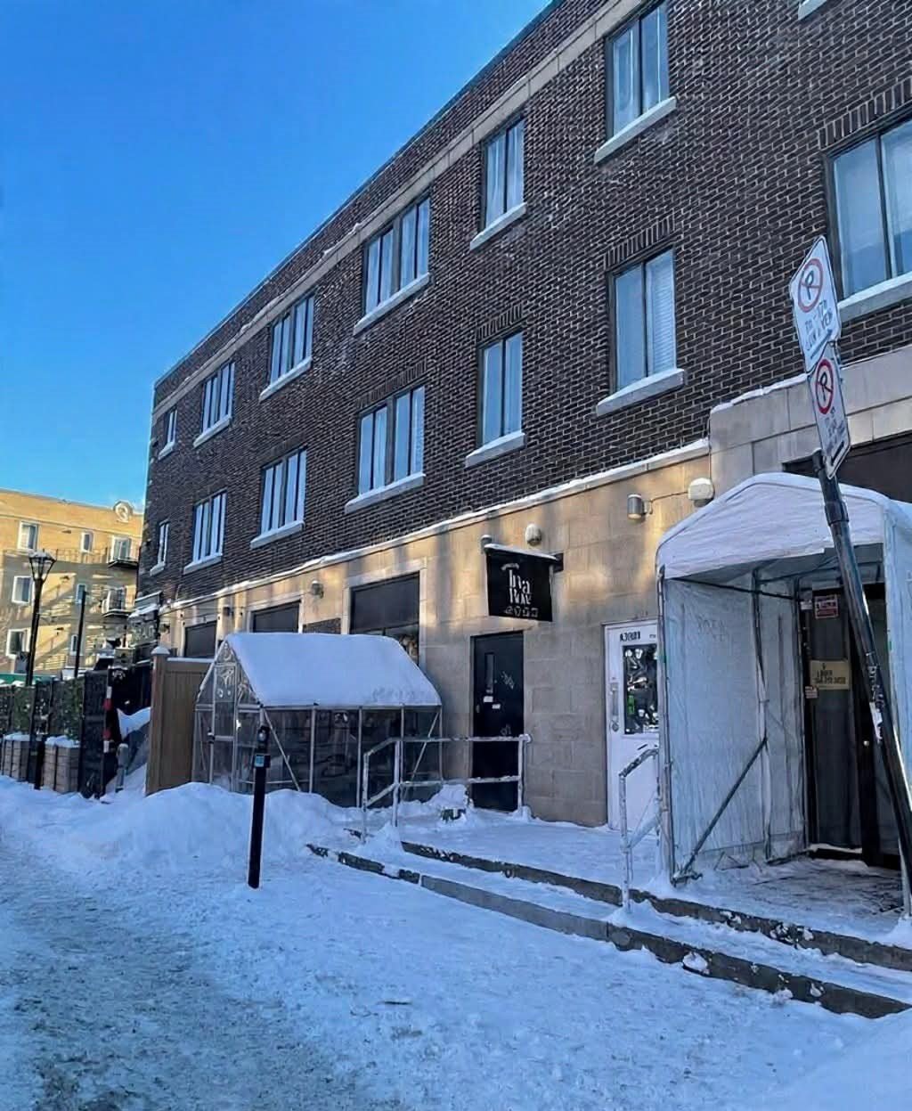 #8 - 4308 Av. Marcil