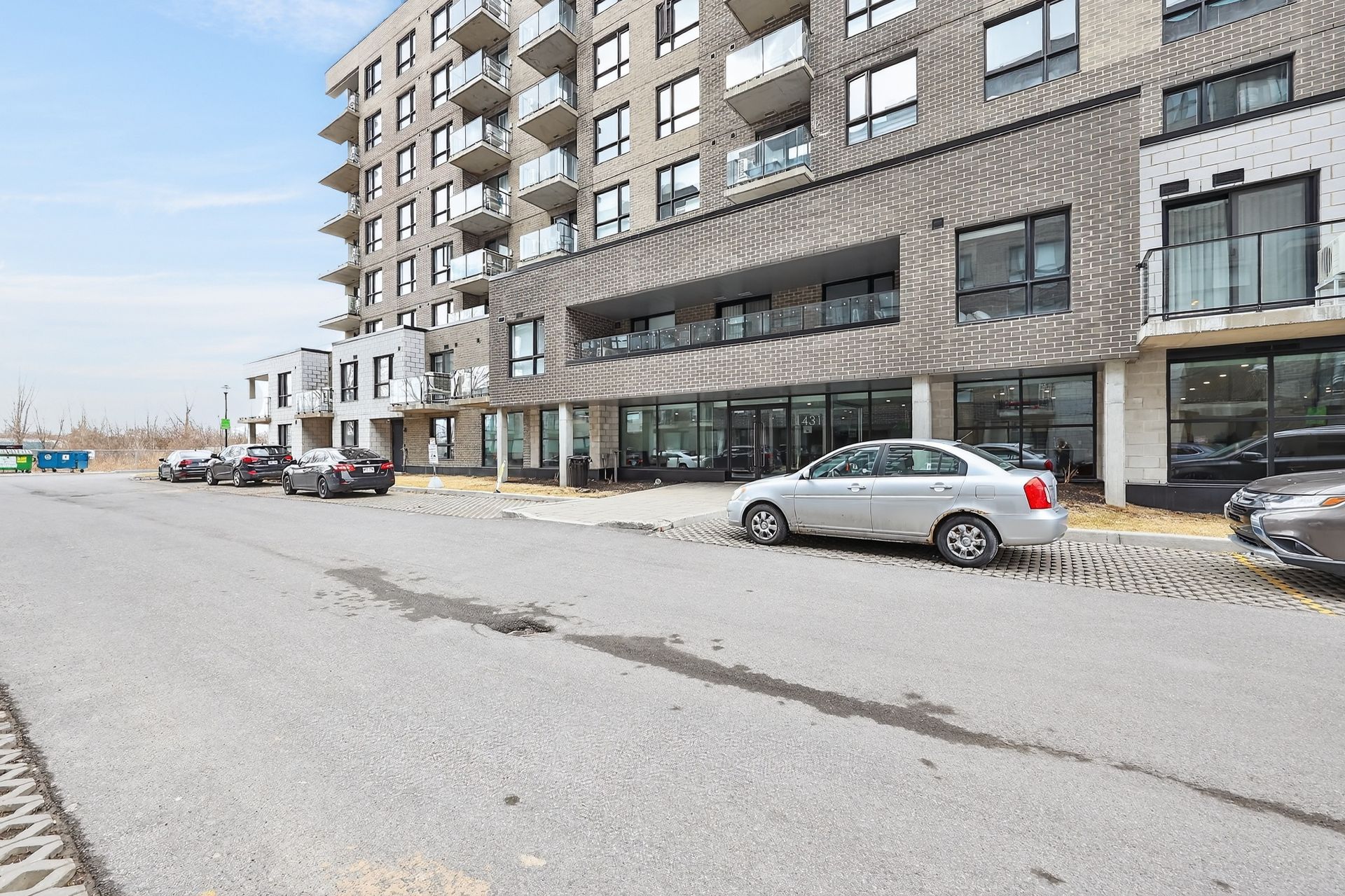 #113 - 1431 Av. de la Gare
