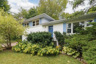 725 Rue Victoria