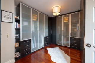 Walk-in closet