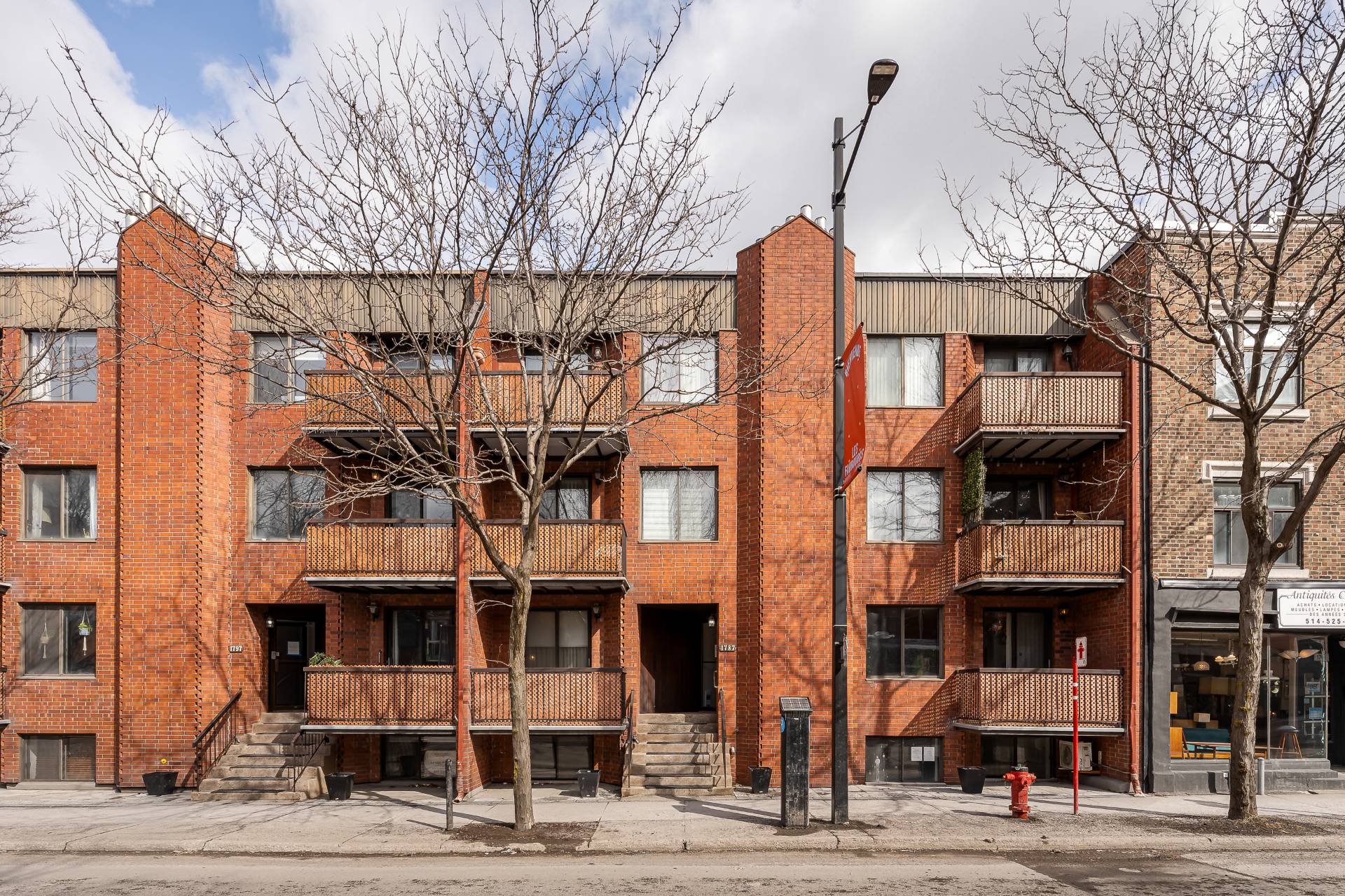 #1 - 1787 Rue Atateken