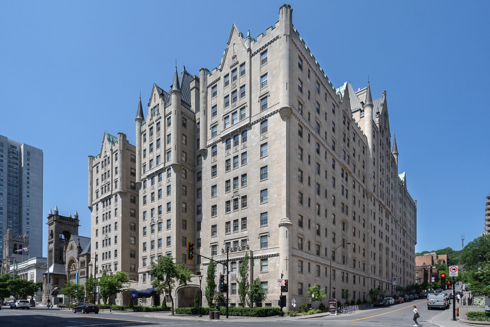 #F1 - 1321 Rue Sherbrooke O.