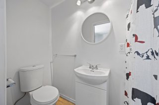 Ensuite bathroom