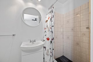 Ensuite bathroom