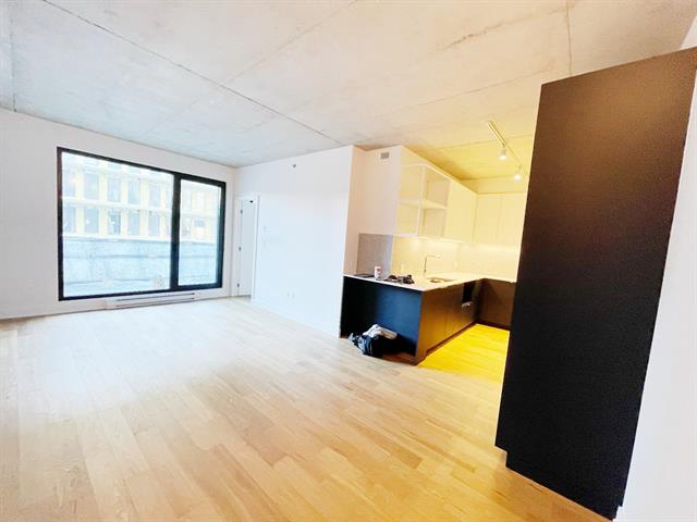 #320 - 2120 Rue Ste-Catherine E.