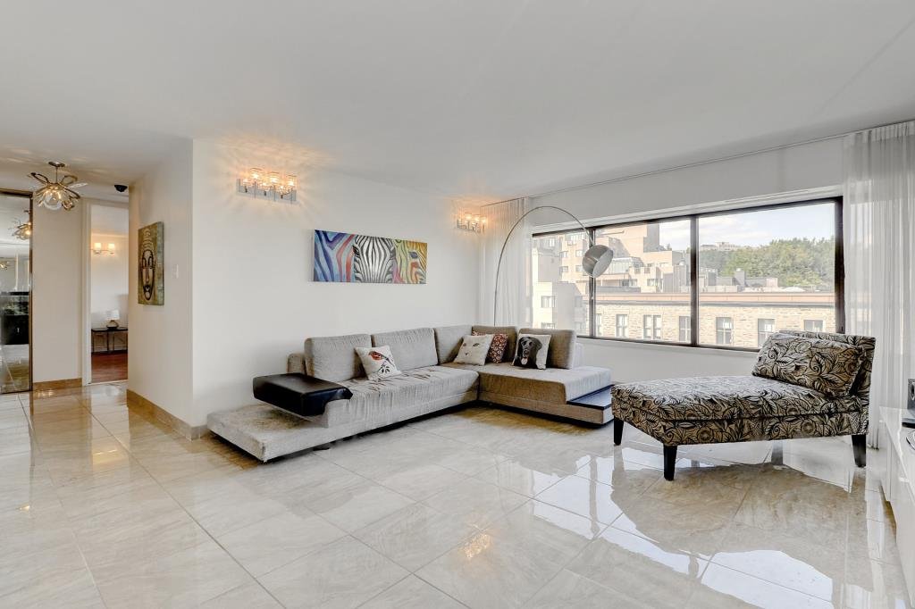 #903 - 3001 Rue Sherbrooke O.