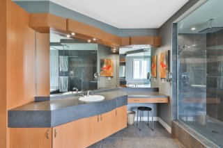 Salle de bains attenante à la CCP