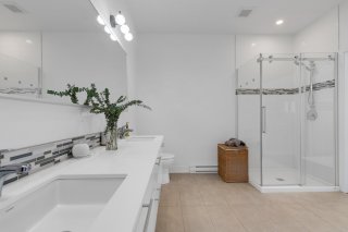 Ensuite bathroom