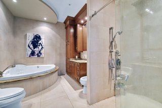 Salle de bains attenante à la CCP