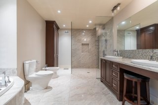 Ensuite bathroom