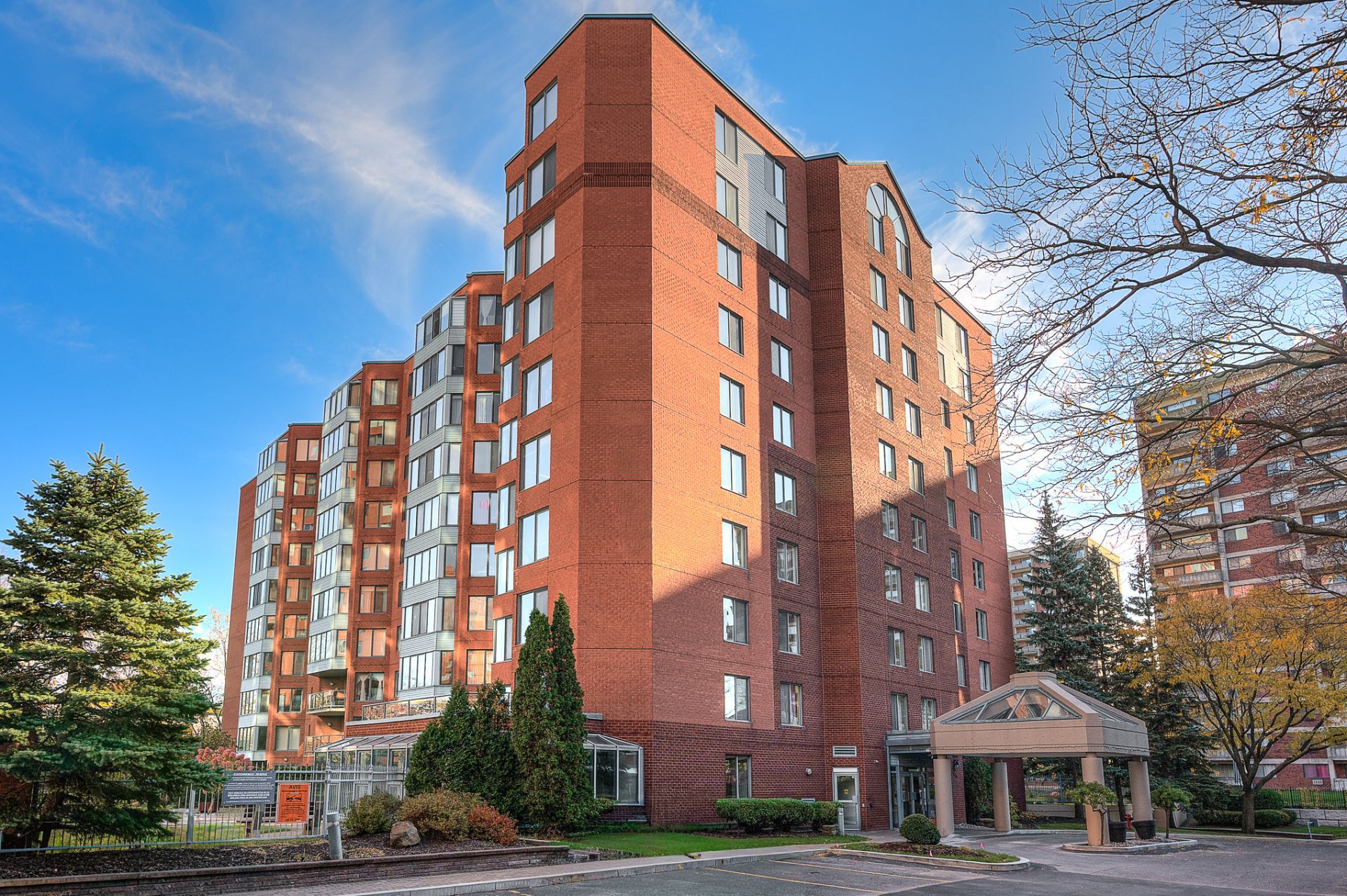 #302 - 755 Rue Muir