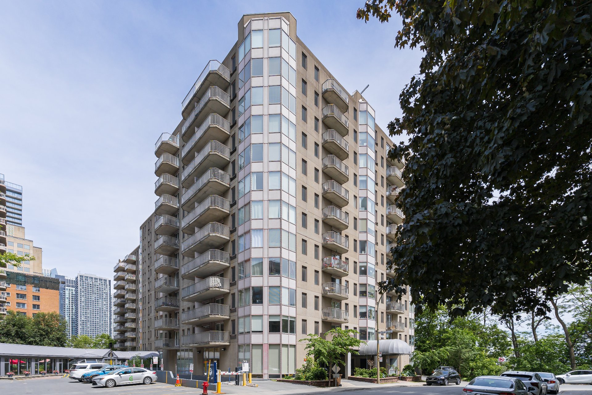 #763 - 1077 Rue St-Mathieu