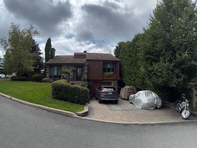 1595 Rue Arsenault