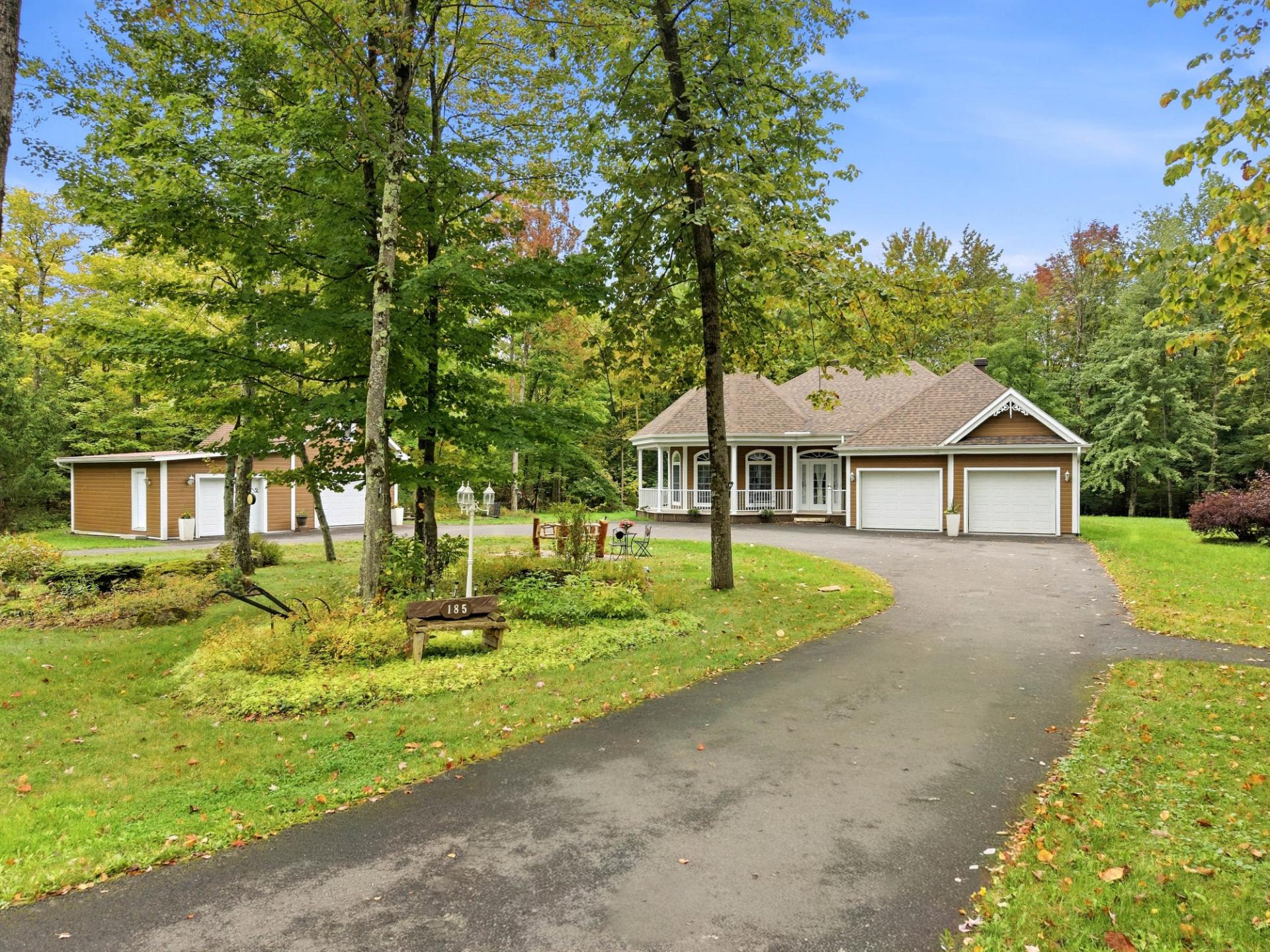 185 Ch. Lapointe — photo 3