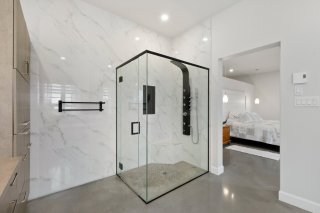 Salle de bains attenante à la CCP