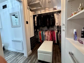 Walk-in closet