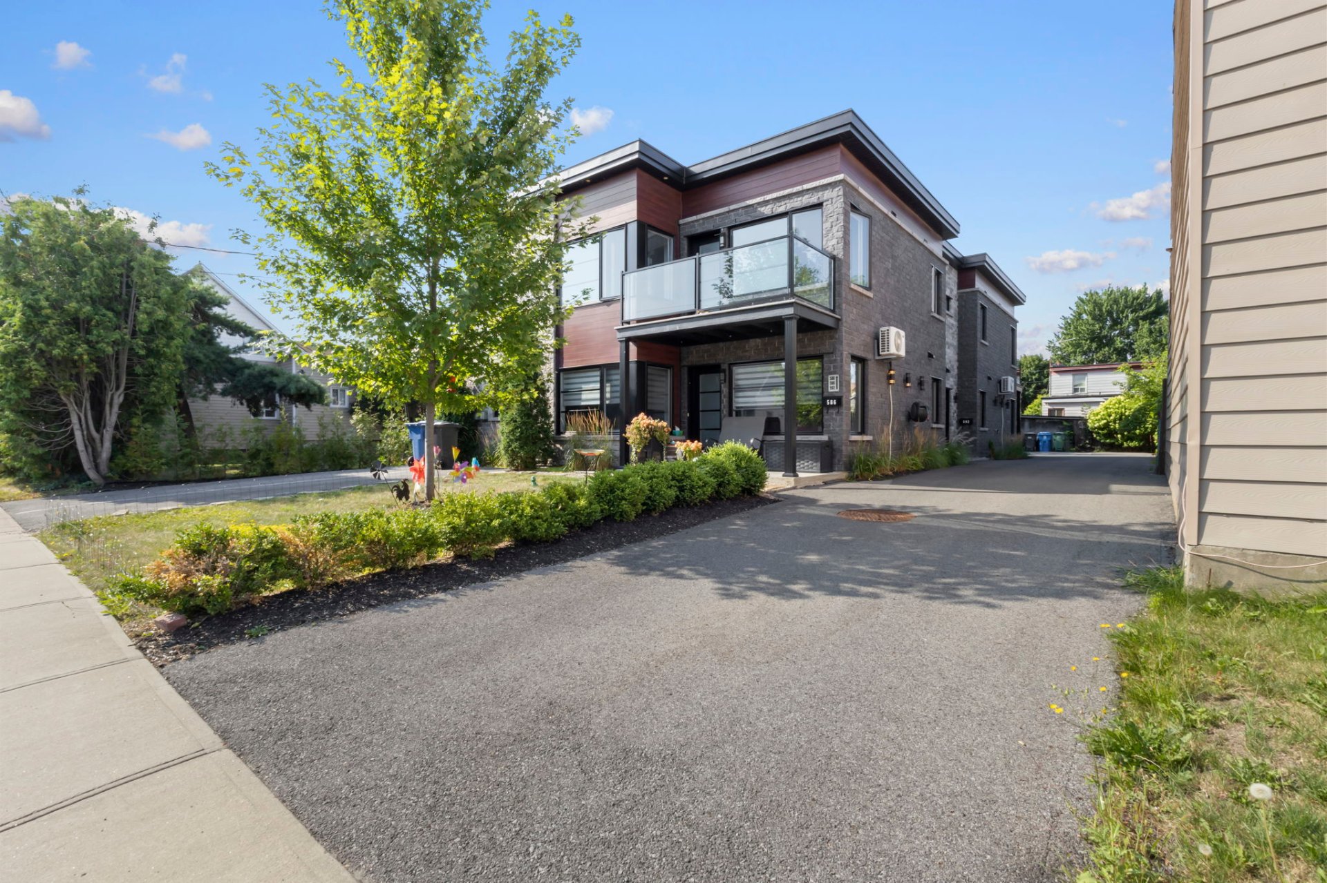 Joelle Bitar / #23455045