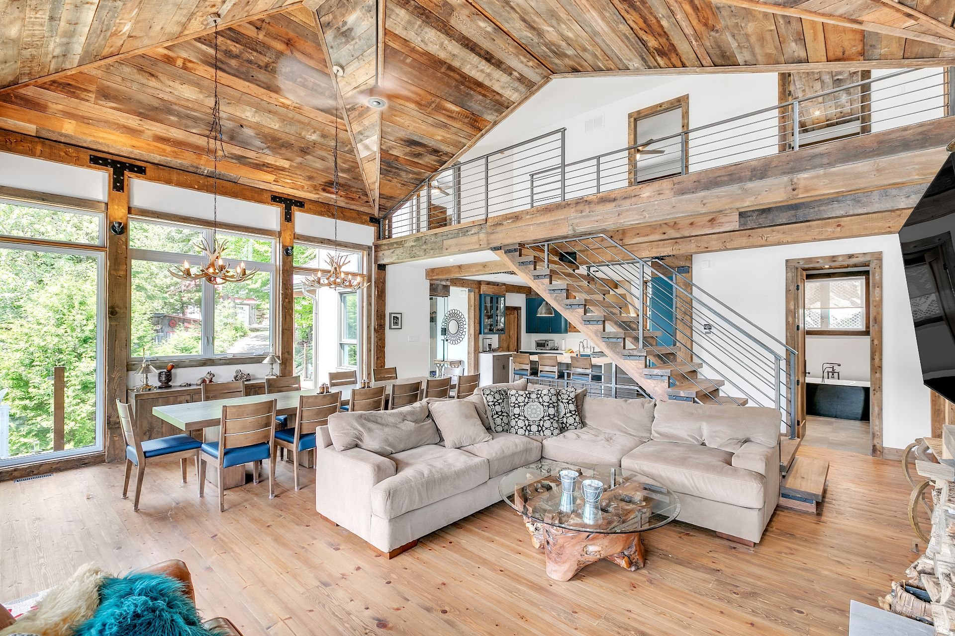 2153 Ch. des Chênes E.