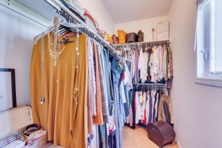 Walk-in closet