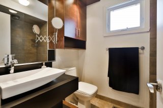 Ensuite bathroom