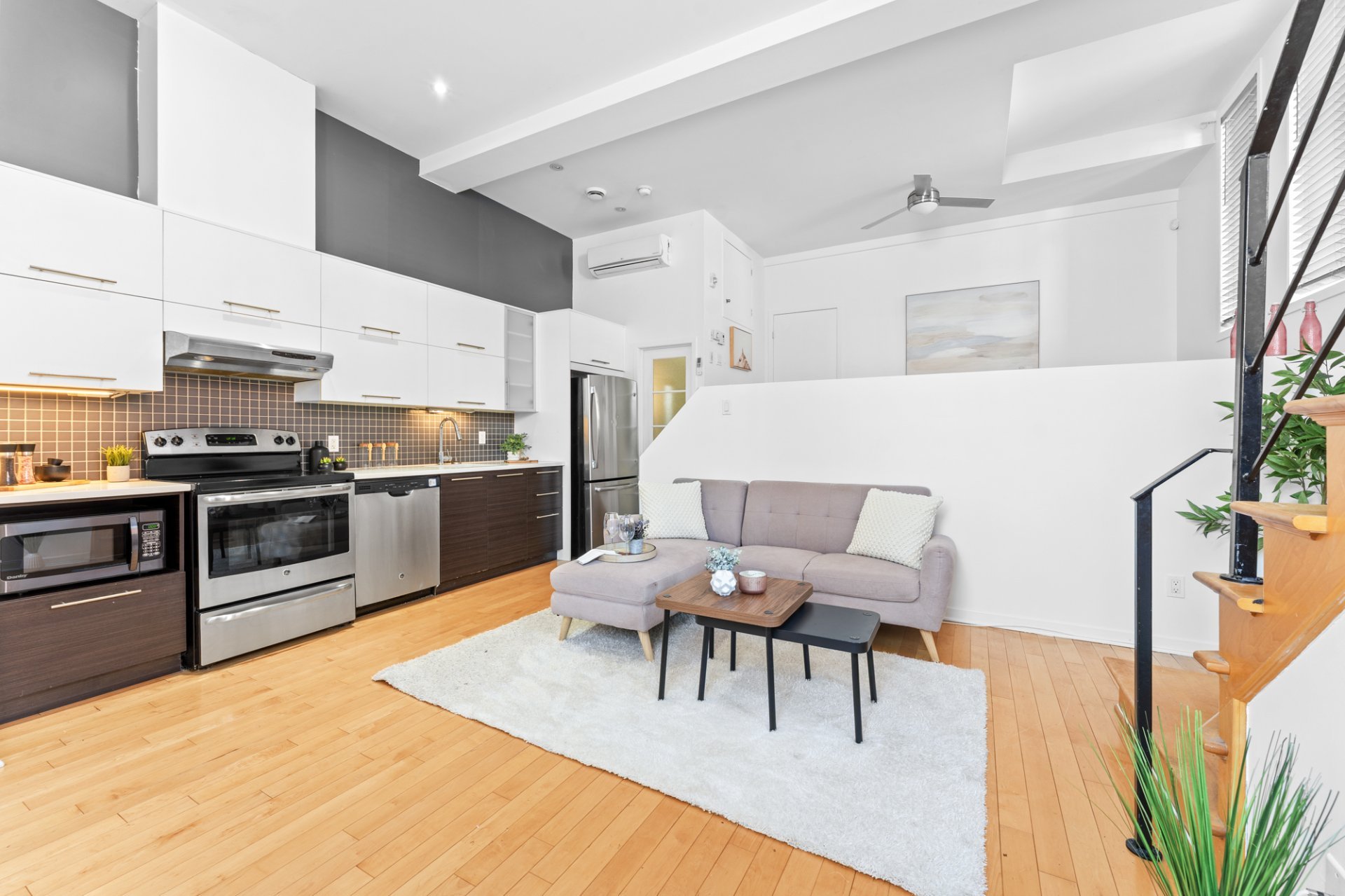 2608 Rue Dickson
