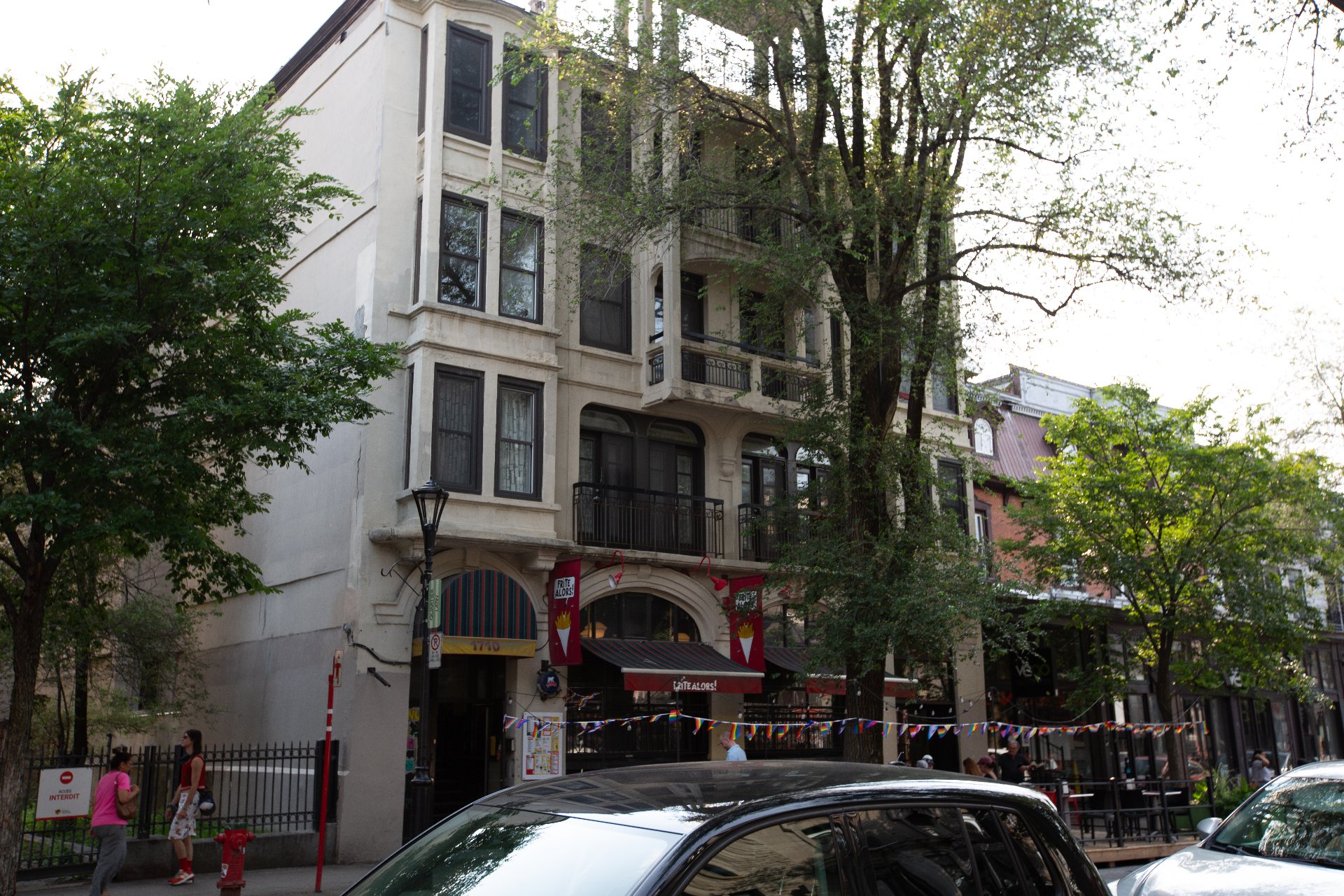#410 - 1714 Rue St-Denis