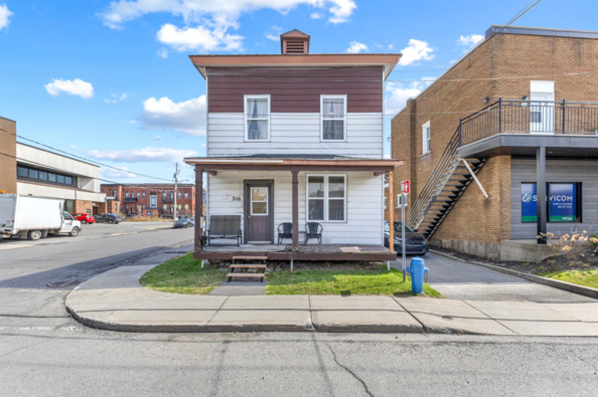  216 Rue Alphonse-Desjardins