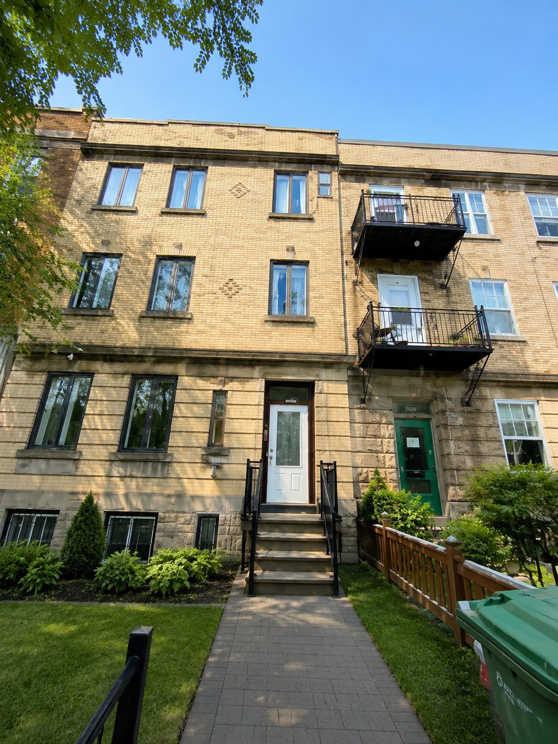 2321 Av. de Hampton