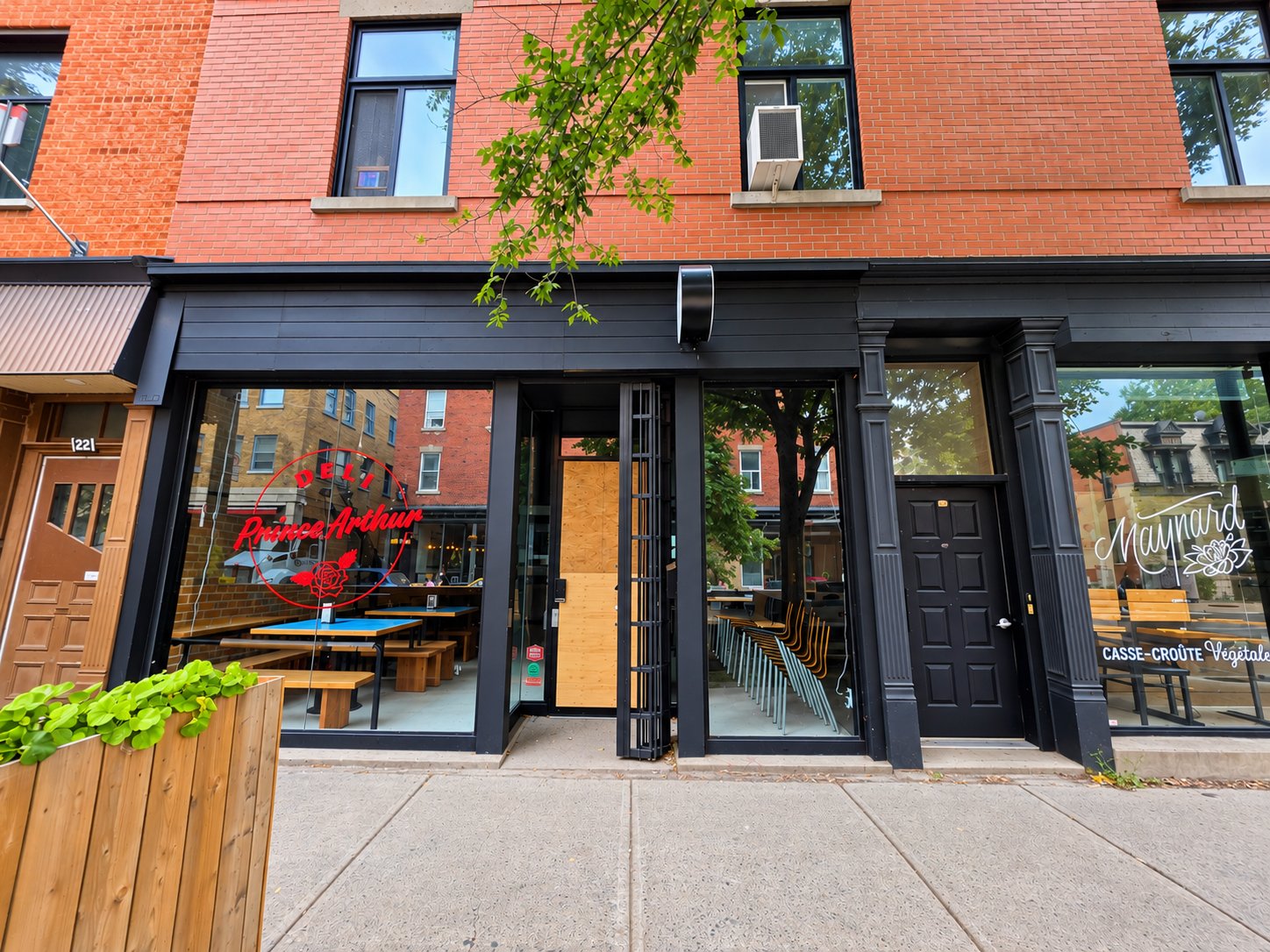24 Rue Prince-Arthur O.