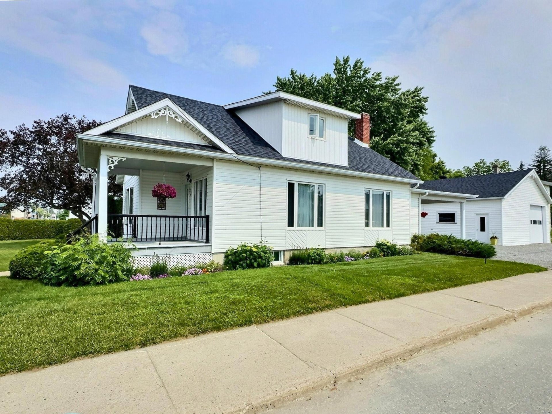 23 Rue St-Jean-Batiste S.