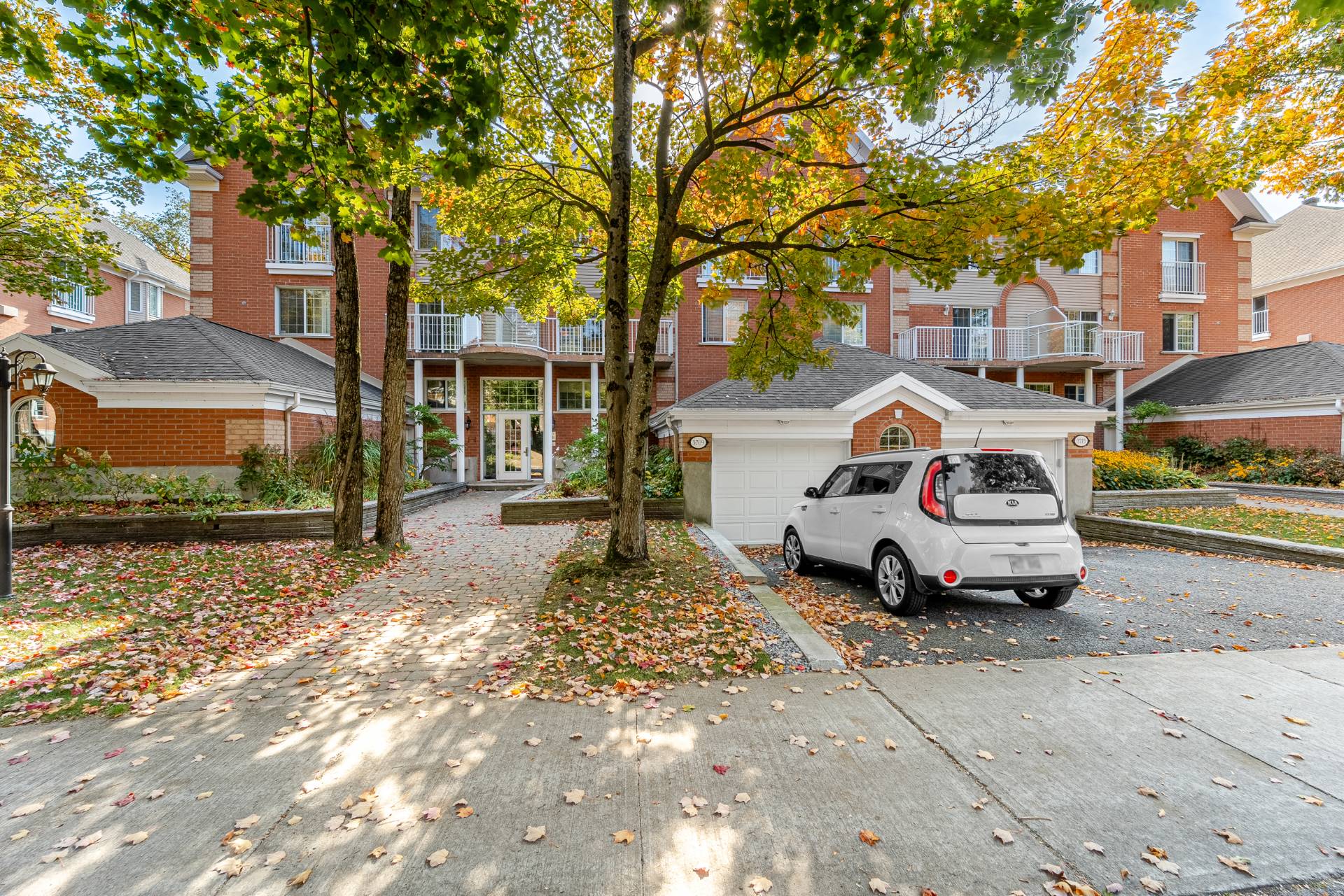 #101 - 3709 Rue Gabrielle-Vallée