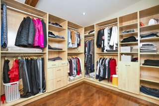 Walk-in closet