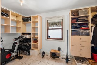 Walk-in closet