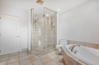 Ensuite bathroom