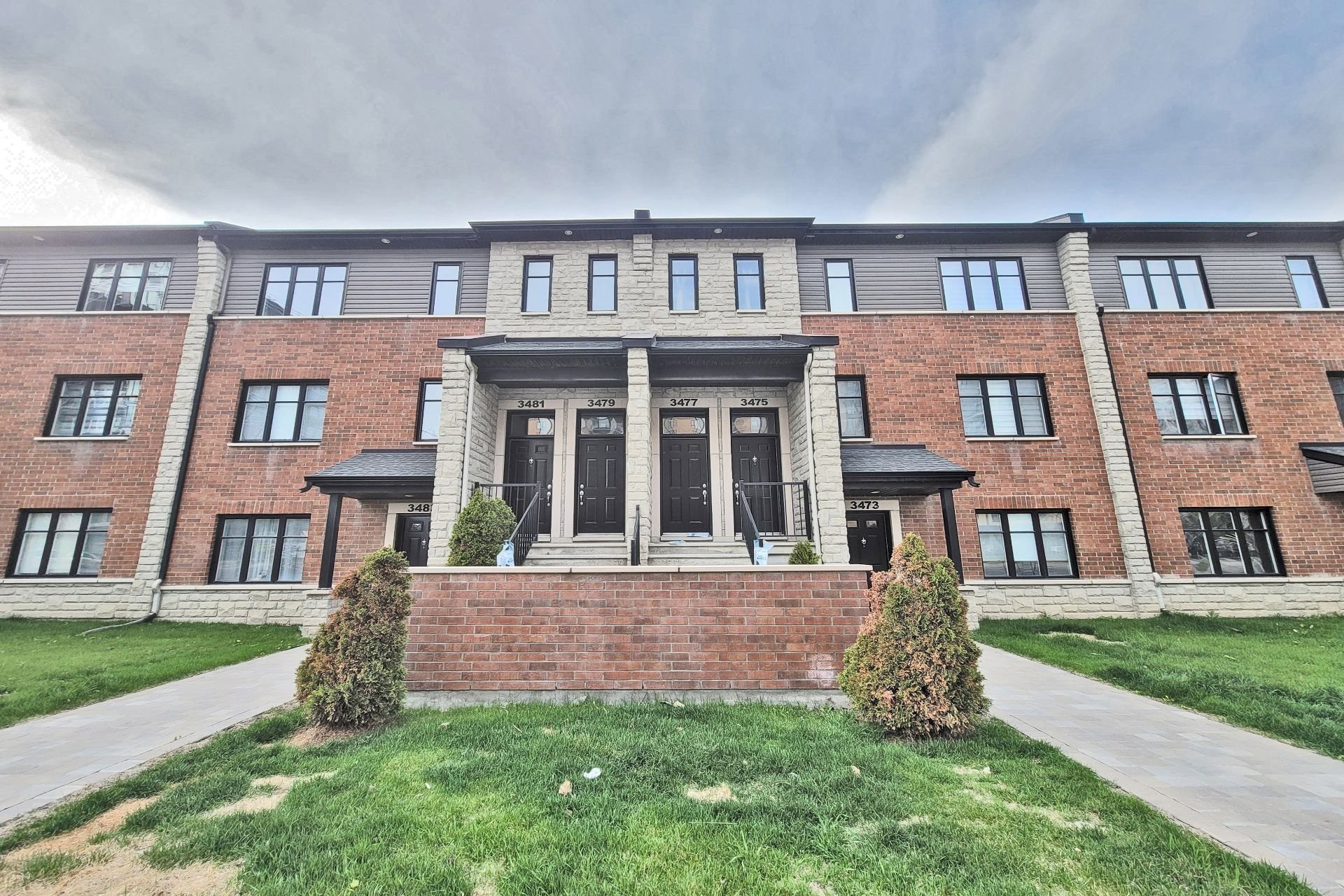 3479 Boul. St-Elzear O.
