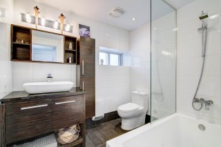 Salle de bains attenante à la CCP